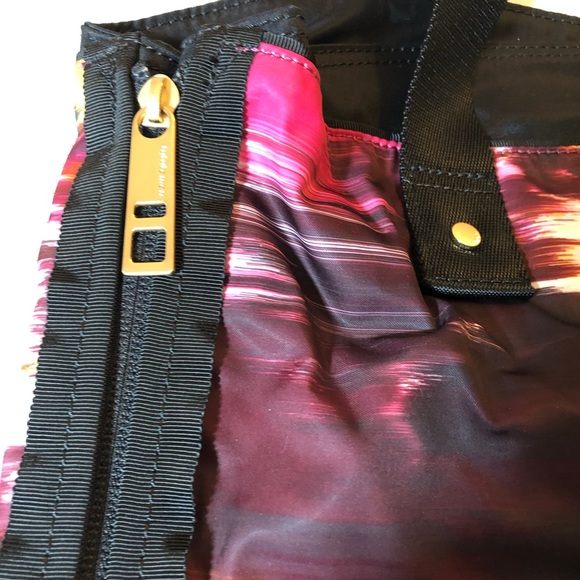 Lululemon Bring It Om Tote - Picture 4 of 10